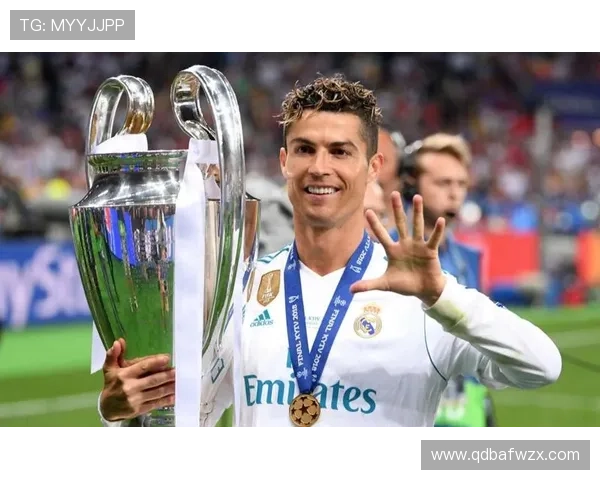 足球巨星C罗的情感历程揭秘与绯闻盘点